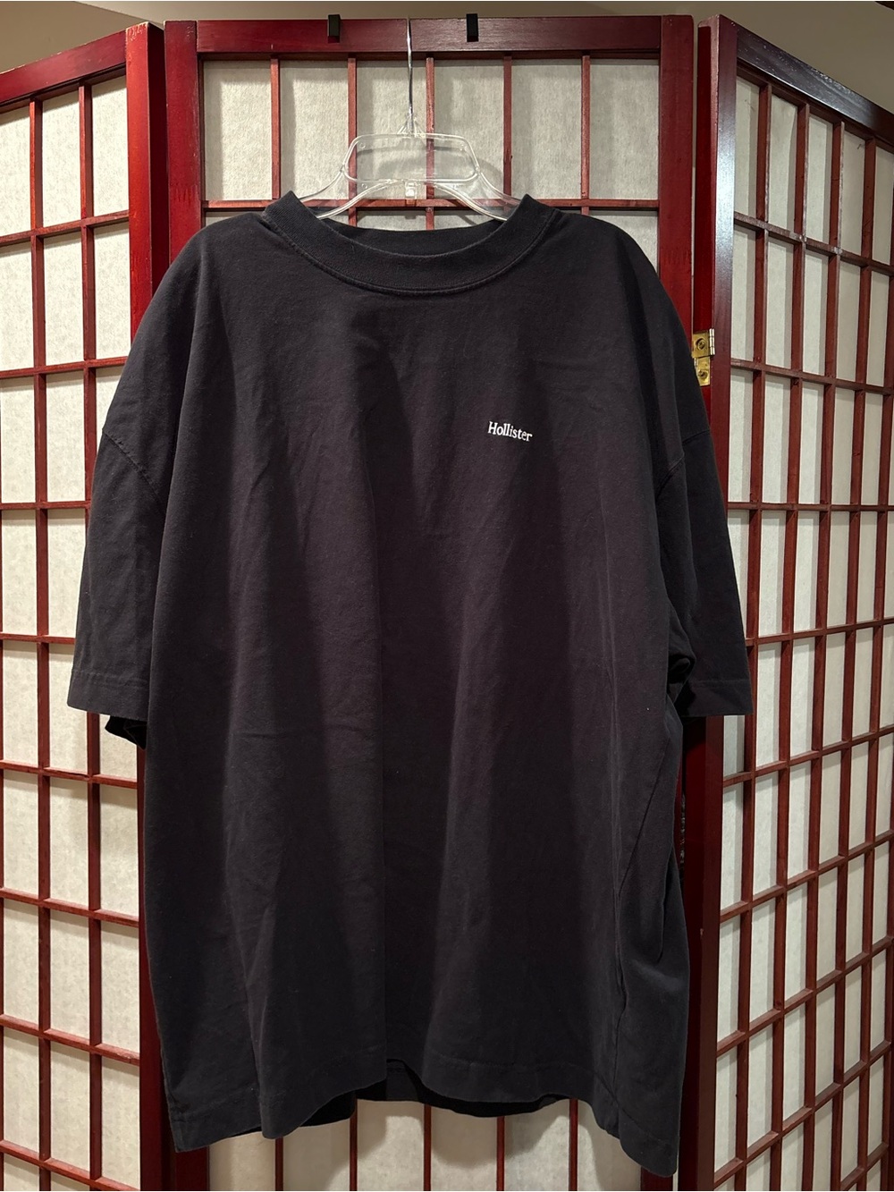 Hollister Men's Black Short Sleeve Crewneck Tee with Chest Logo